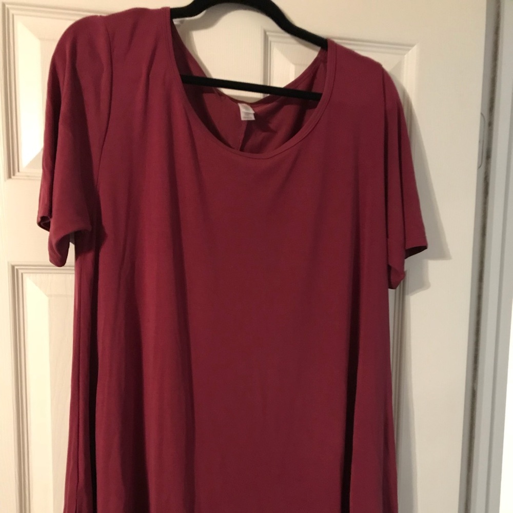 LuLaRoe Size Large Perfect Tee